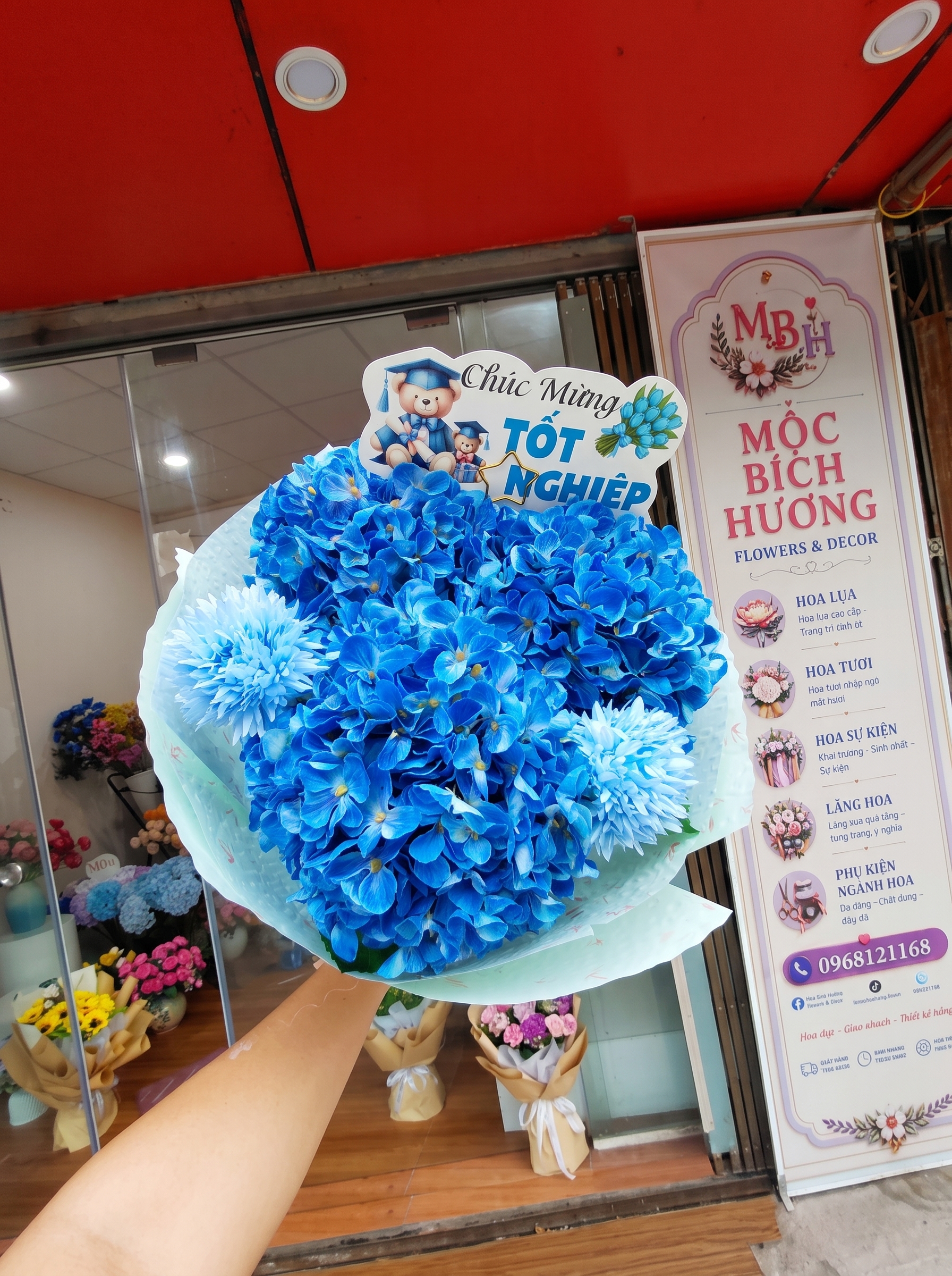 bó hoa tốt nghiệp xanh hoàng gia bó hoa tốt nghiệp xanh hoàng gia l Mộc Bích Hương